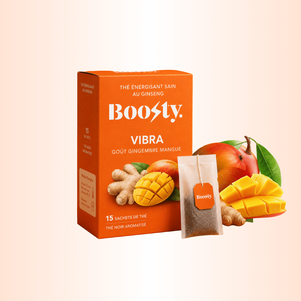 Boîte de thé Boosty de couleur rouge avec le logo de la marque Boosty inscrit dessus. Le nom du thé Euphorie est indiqué sur la boîte avec la mention goût pastèque. Une illustration de pastèque est visible sur la boîte pour représenter le fruit. La boîte précise qu’elle contient 15 sachets de thé noir aromatisé.